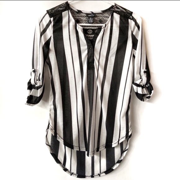 Rue21 Tops - ☀️ Rue21 Black white stripe popover Lace Top